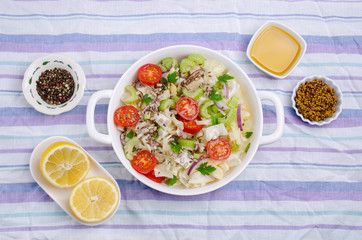 Salad of raw vegetables