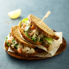 Avocado chicken sandwich
