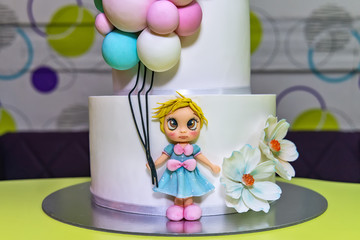 birthday cake whit little girl and balloons