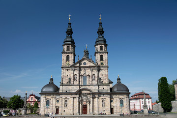 Fototapeta na wymiar Fulda Cathedral and at right the Priest seminar