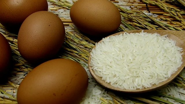 Chicken eggs, which are raw materials for cooking a variety of menus