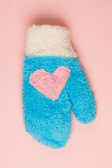 Mitten with pink heart 
