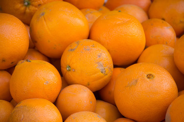fresh oranges in the market