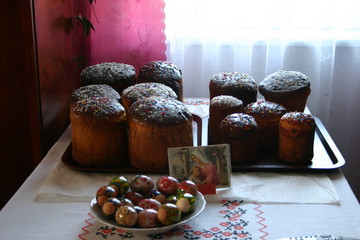 Easter bread and coloured eggs are ready for the greatest holiday of the spring