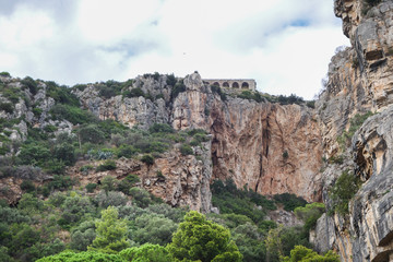 Fototapeta na wymiar Felswand bei Terracina 