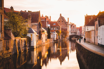 Ville historique de Bruges au lever du soleil, Flandre, Belgique