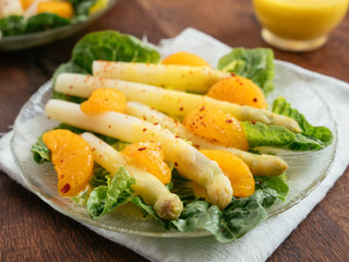 White Asparagus on Lettuce with Orange Dressing