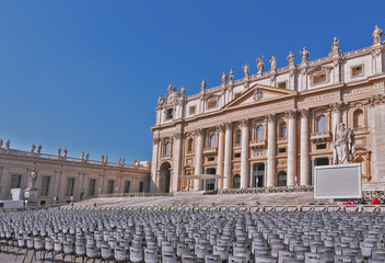 Obraz premium Vatican City, Rome - march, 2019: The Papal Basilica of St. Peter in the Vatican ( Basilica Papale di San Pietro), or simply St. Peter's Basilica - the papal enclave within the city of Rome.