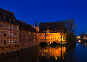 Heilig Geist Spital bei Nacht 