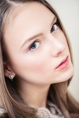 Obraz premium charming girl with brown hair