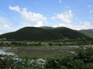 Fototapeta na wymiar Valea Oltului