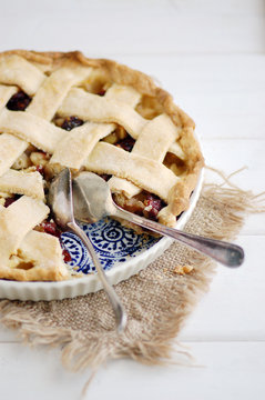 Grilled fruit pie with lattice crust