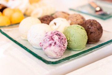 mix flavor  ice-cream scoop