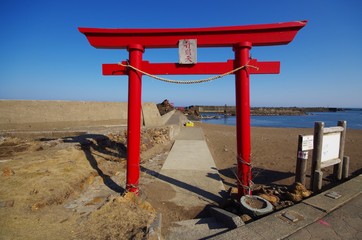 海岸の鳥居