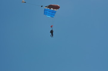Skydivers Fearless Extreme Fly