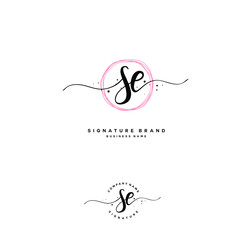 S E SE Initial letter handwriting and  signature logo.
