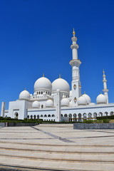 Fototapeta na wymiar Sheikh Zayed Grand Mosque, Abu Dhabi, United Arab Emirates
