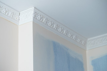 Half painted walls © Voyagerix