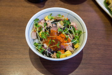 Chirashi sushi : Fresh mixed seafood over rice