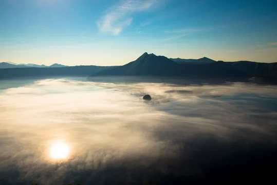 湖面を雲海に覆われた摩周湖 Stock Photo Adobe Stock