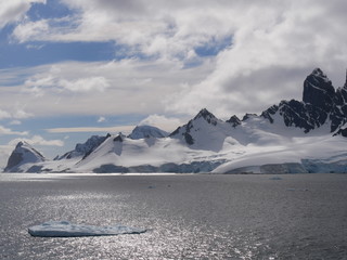 Naklejka na ściany i meble Antarktisches Eis