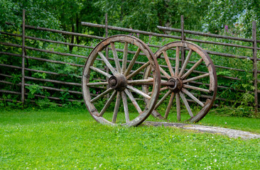 Fototapeta na wymiar Old wagon wheel