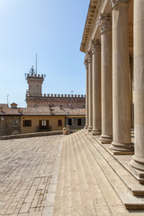 Obraz premium Column Building in San Marino (Italy)