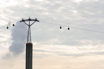 Obraz premium Cable car and cable car rails or Gondola lift and Tall concrete Post in Sentosa Singapore