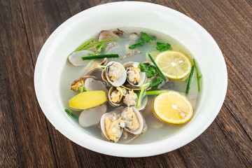 Nutritious and delicious flower soup