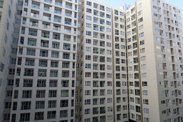 Obraz premium Façade d'immeuble blanche