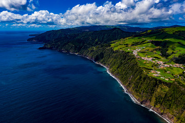 Die Azoren aus der Luft - Sao Miguel: Landschaften, Küsten, Meer und Felsen