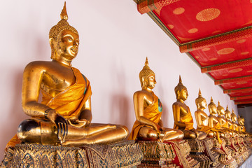Buddha statues in Wat Pho temple