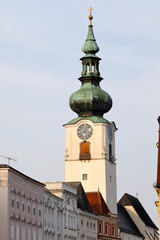 Fototapeta na wymiar Turm der Pfarrkirche Wels