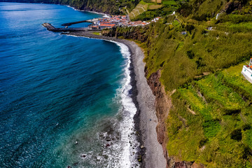 Die Azoren aus der Luft - Sao Miguel: Landschaften, Küsten, Meer und Felsen