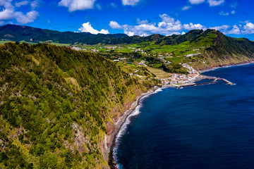 Die Azoren aus der Luft - Sao Miguel: Landschaften, Küsten, Meer und Felsen