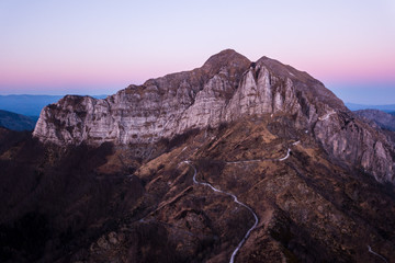 Fototapeta na wymiar Passo Croce e monte Corchia