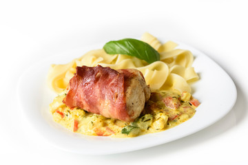 chicken breast fillet baked in bacon