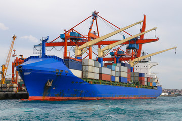 Fototapeta premium Container Ship in port
