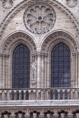 Fototapeta na wymiar Windows Notre Dame