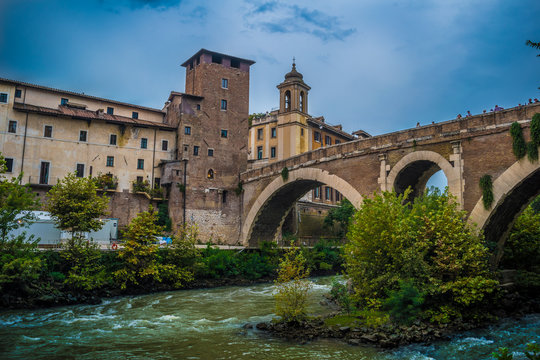 CAETANI CASTEL AND FABRICIO BRIDGE IN ROME