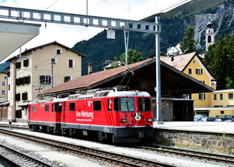 Bahnhof Samedan im Engadin, Lokomotive
