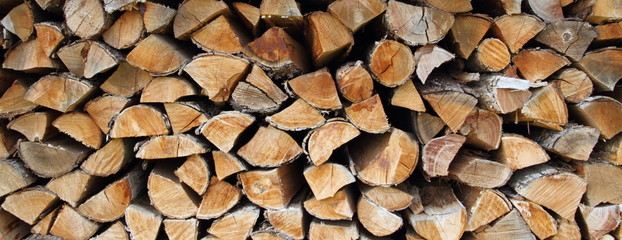 ein Stapel Feuerholz