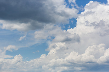 Fototapeta na wymiar white Cumulus clouds in the blue sky