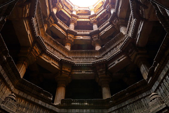 Dada Harir Vav stepwell is a Hindu water building in Asarwa Ahmedabad in the Indian state of Gujarat.