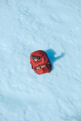 Máscara Tengu roja en la nieve, recuerdos de japón