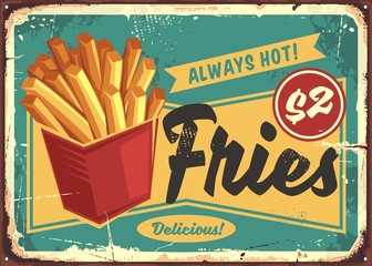 Pommes frites im Vintage-Fast-Food-Schild der roten Box. Street Food Pommes Retro-Poster-Design. Werbekonzept für Junk-Food-Restaurants. Kartoffelchips-Vektor-Illustration. © lukeruk