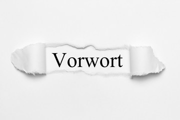 Vorwort auf weißen gerissenen Papier