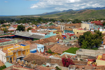 Ville de Trinidad, panorama sur les toits de la ville et montagnes, Cuba, Caraîbes