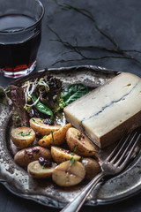 Morbier Kase Salat