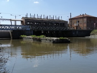 ponte sul fiume